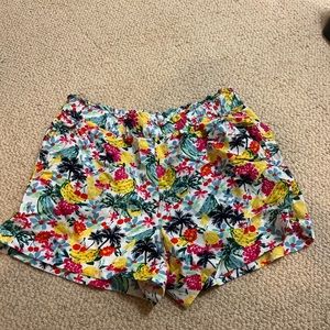 Loft Pull On shorts - size M